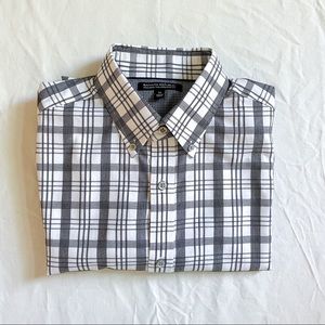 Banana Republic Non Iron Slim Fit Shirt (Medium)